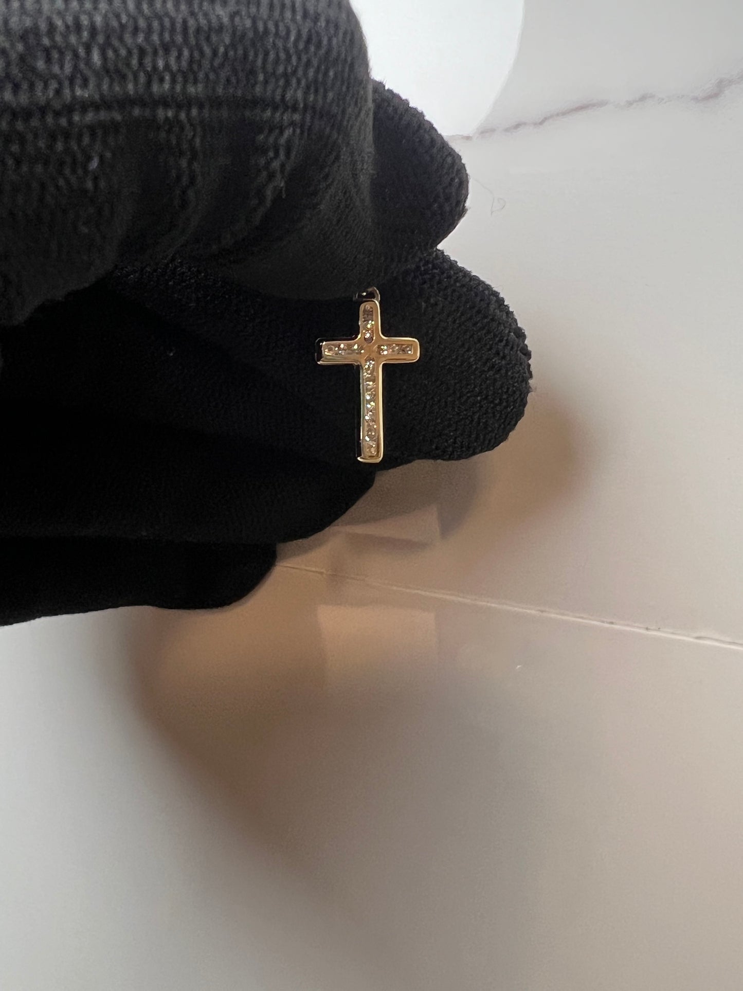 Dije de cruz con perlas 10 k